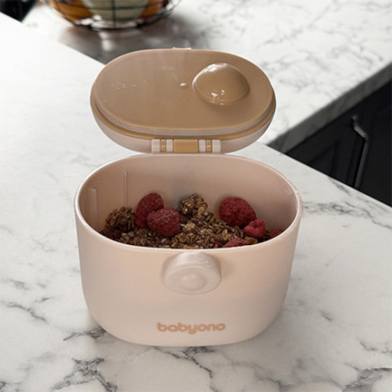 Babyono Pojemnik na mleko w proszku przenośny z łyżeczką