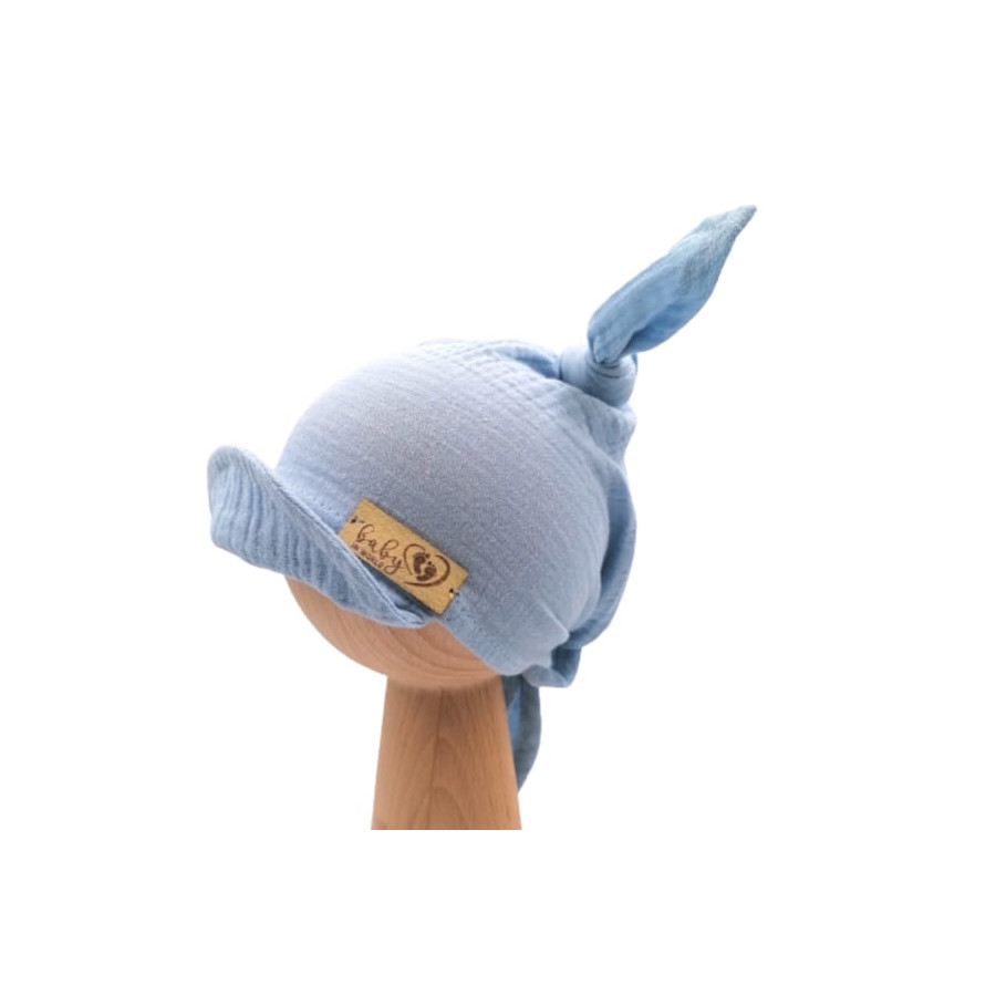 Baby in World Chustka muślinowa czapeczka z daszkiem niebieska